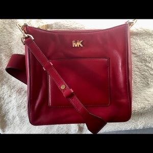 *NEW* Michael Kors Leather Messenger Bag